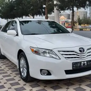 Toyota Camry, 2010