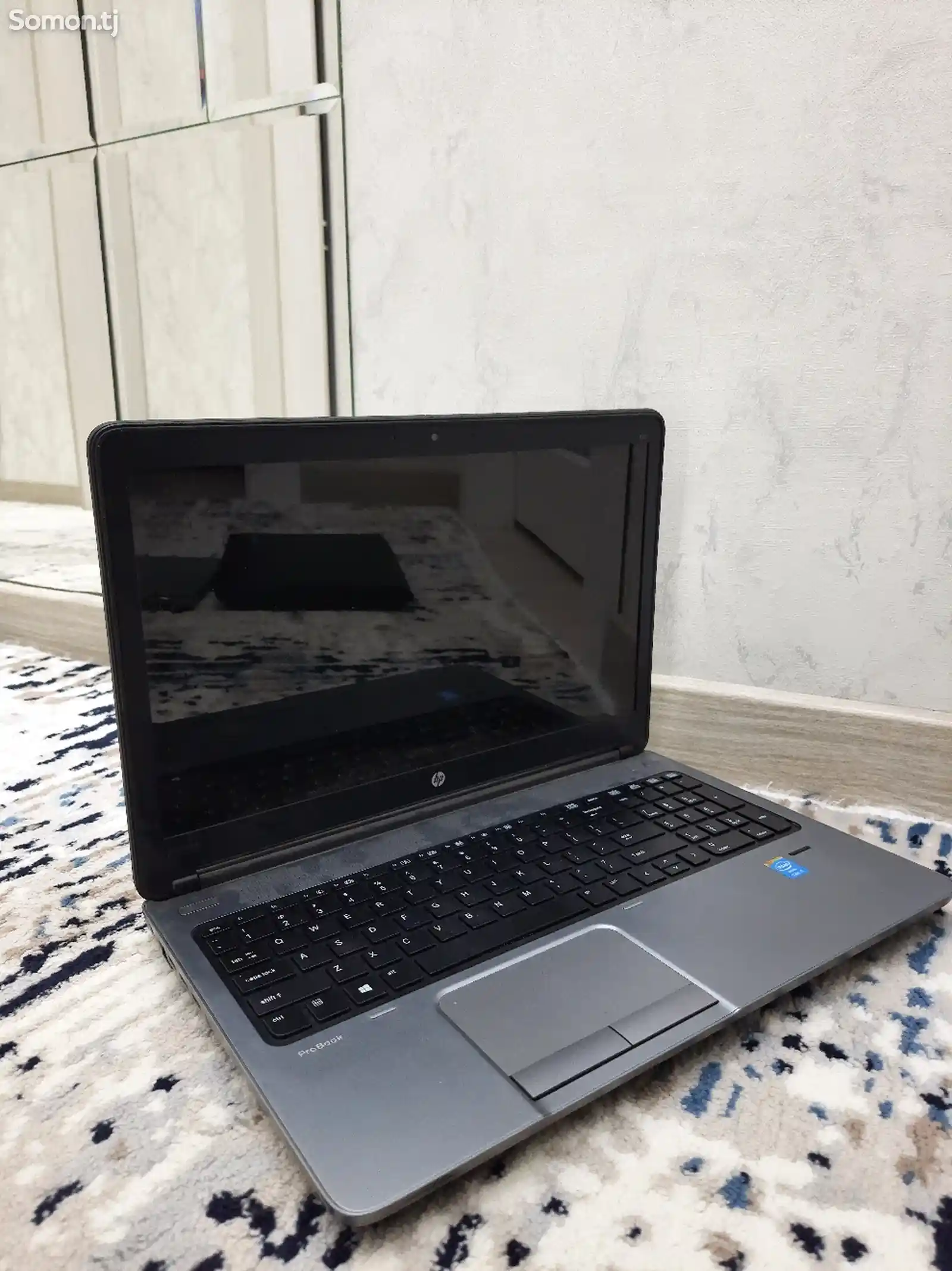 Ноутбук HP-1