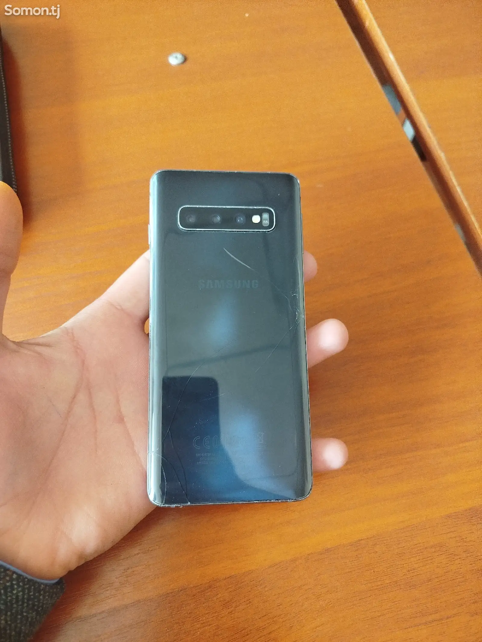 Samsung Galaxy S10 на запчасти-1