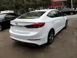 Hyundai Elantra, 2017-3