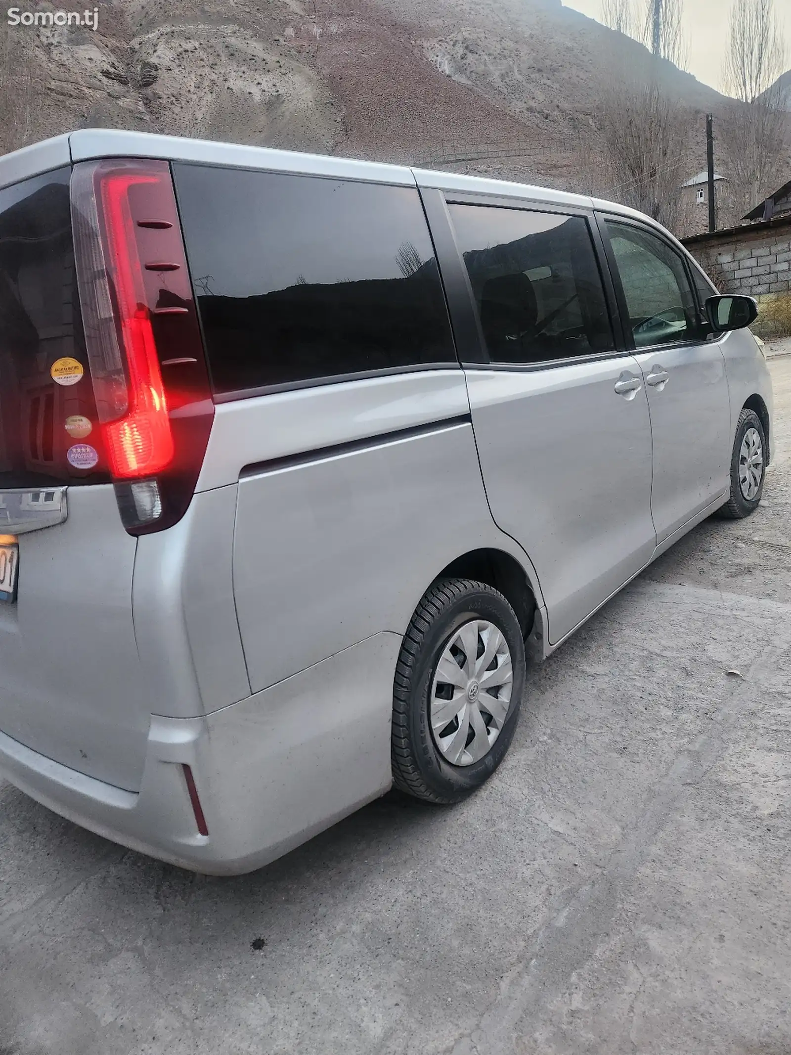 Toyota Noah, 2014-1