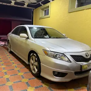 Toyota Camry, 2010