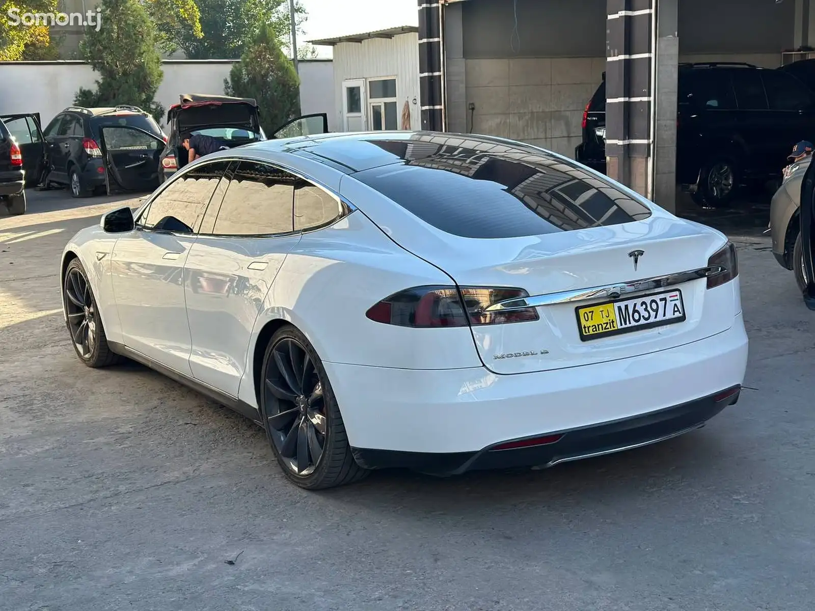 Tesla Model S, 2013-7