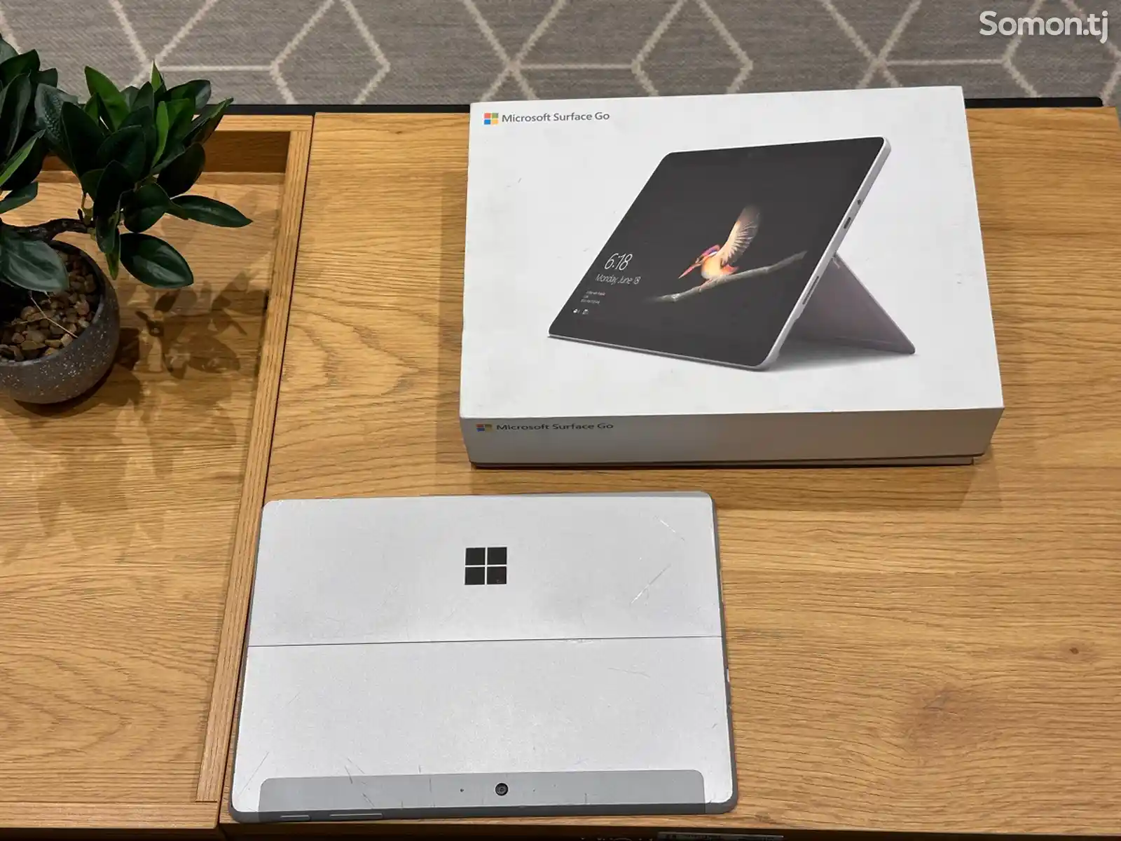 Планшет Microsoft Surface Go-1