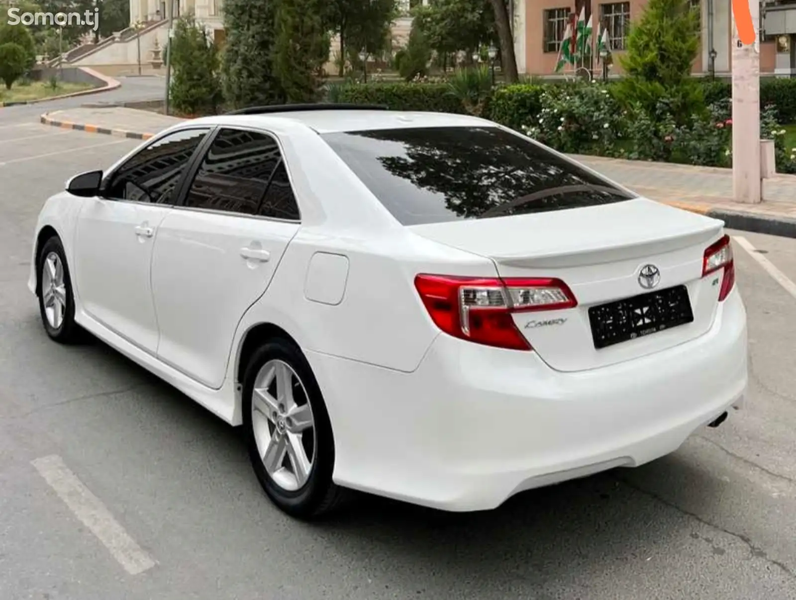 Toyota Camry, 2013-1