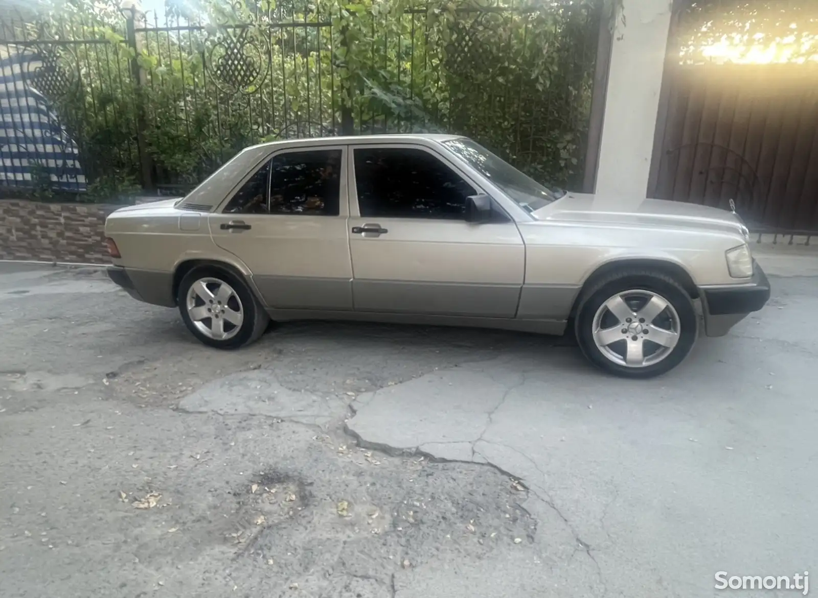 Mercedes-Benz W201, 1991-1