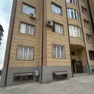 1-комн. квартира, Цокольный этаж, 55 м², 12 мкр дом 32а