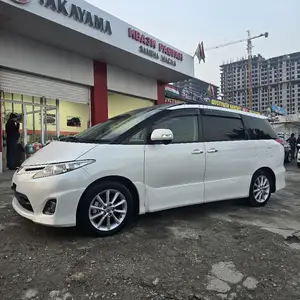 Toyota Estima, 2012