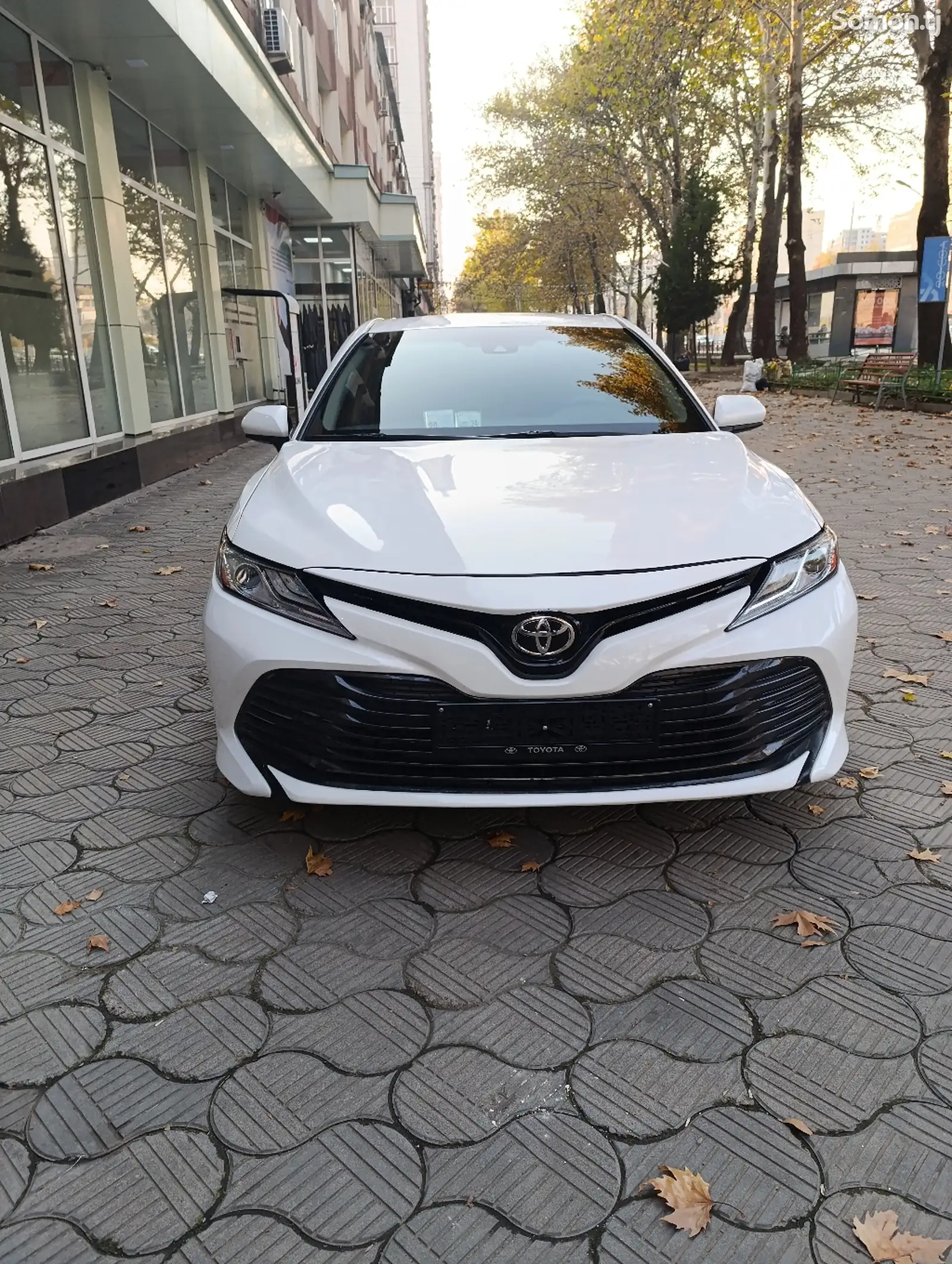 Toyota Camry, 2018-1