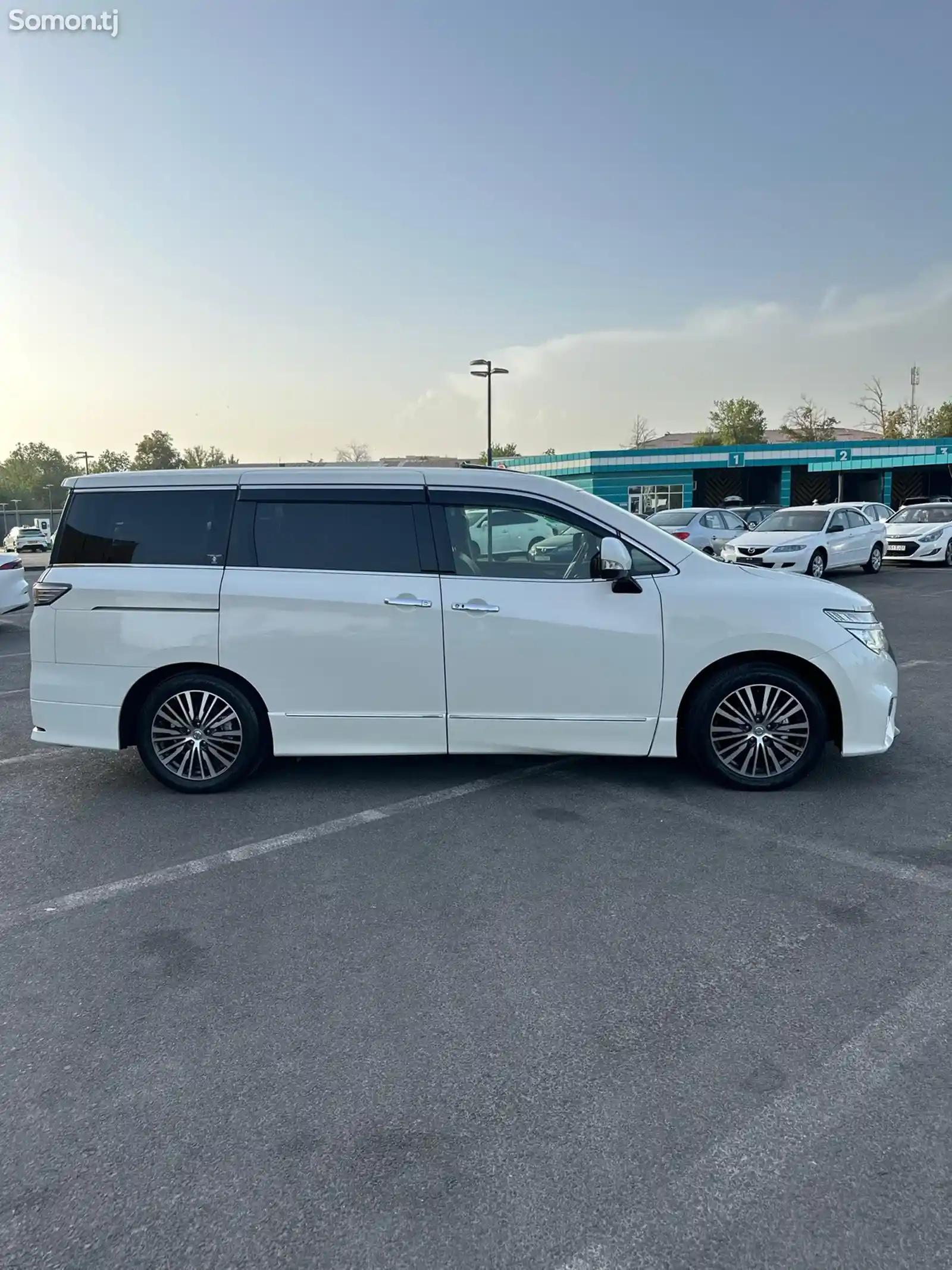 Nissan Elgrand, 2017-7