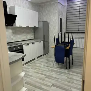 2-комн. квартира, 14 этаж, 75м², Шохмансур