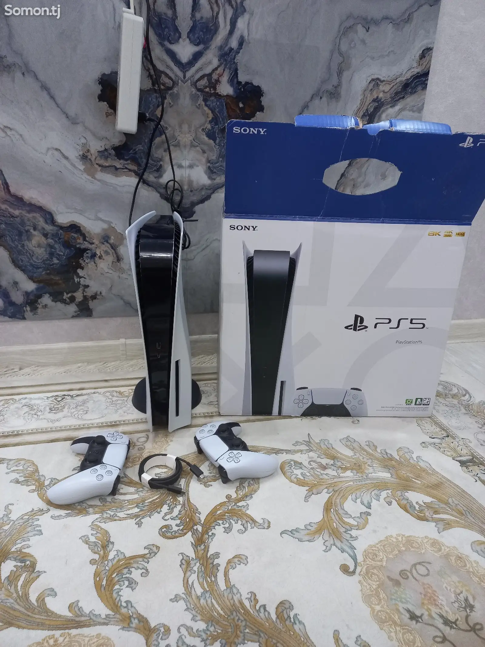 Игровая приставка Sony PlayStation 5 825gb-1