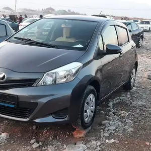 Toyota Vitz, 2013