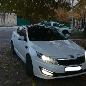 Kia K5, 2011