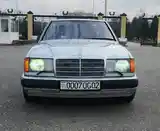 Mercedes-Benz W124, 1987-8