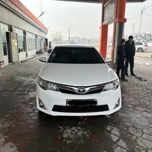 Toyota Camry, 2013