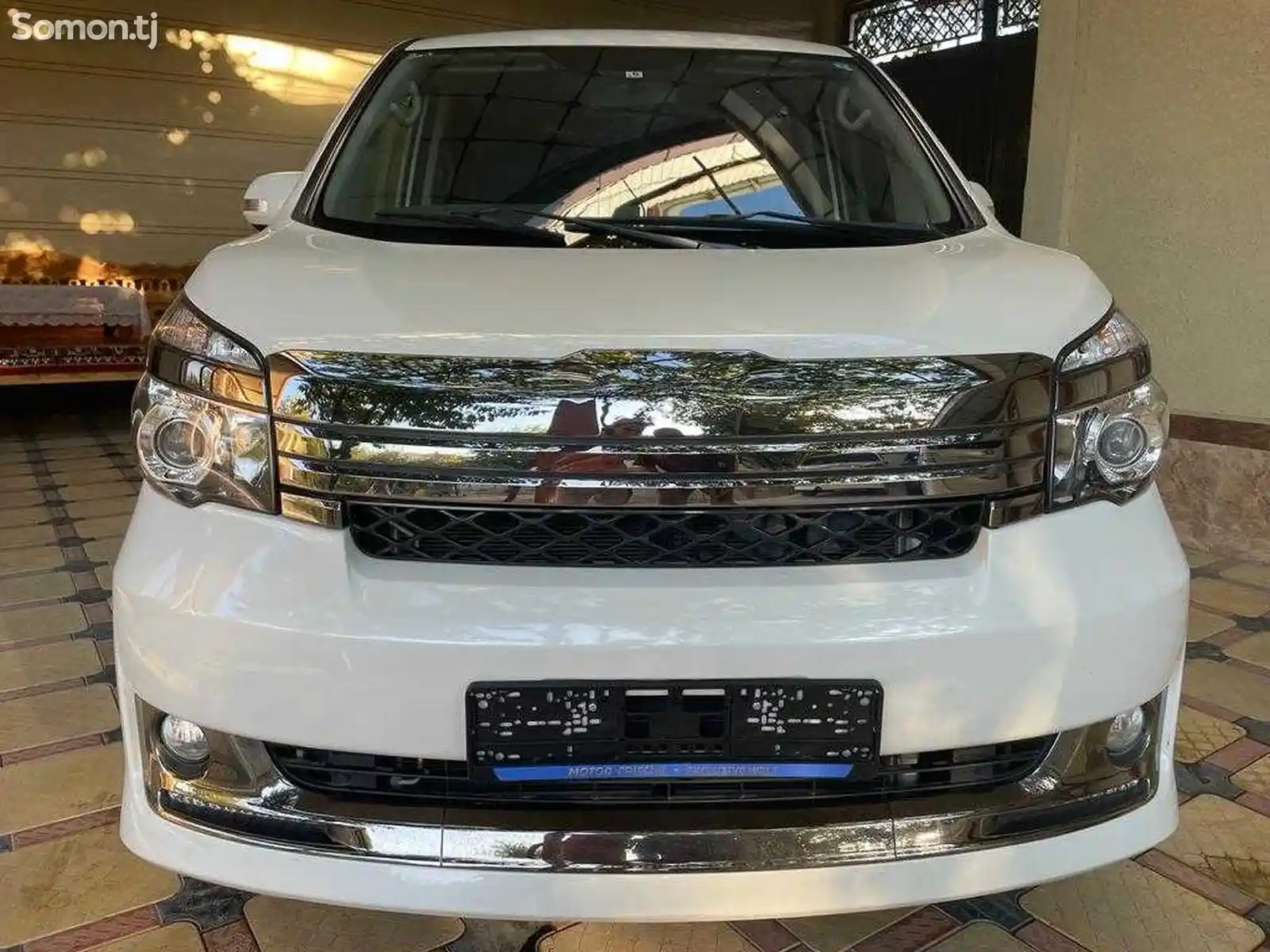Toyota Voxy, 2013-1
