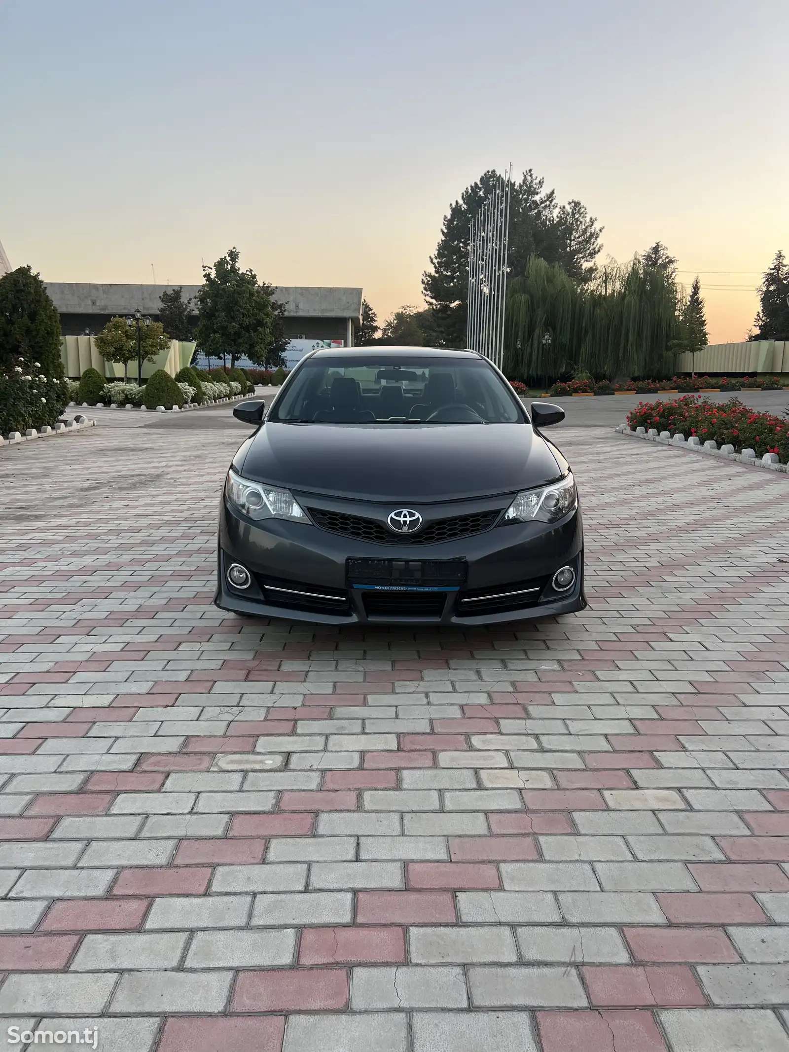 Toyota Camry, 2013-1