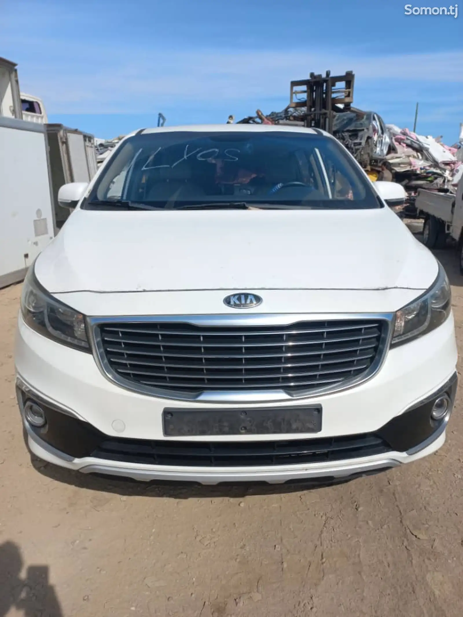 Капот от KIA Carnival-1