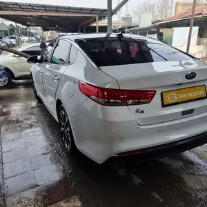 Kia K5, 2016