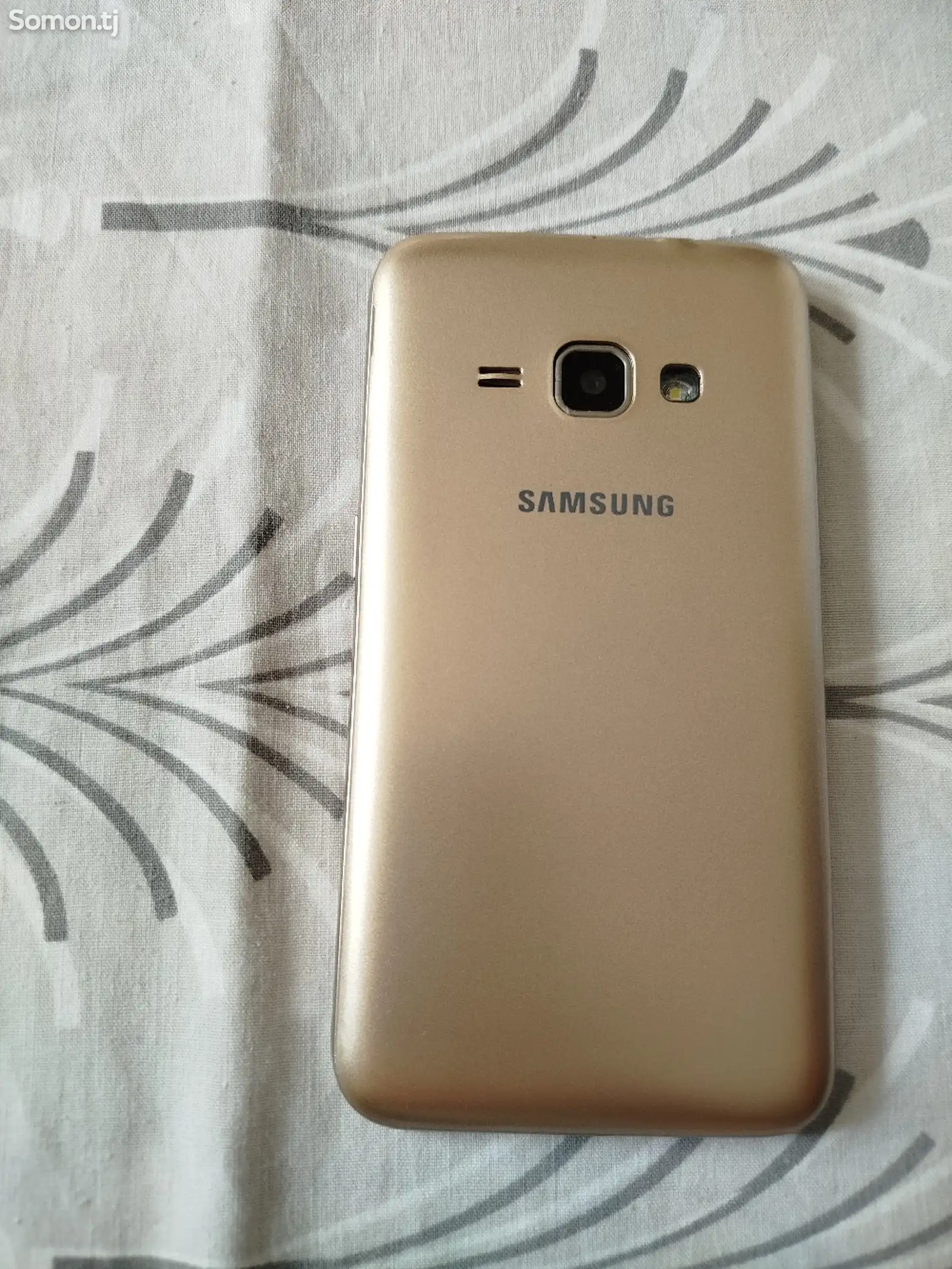 Samsung galaxy j1 8gb-1