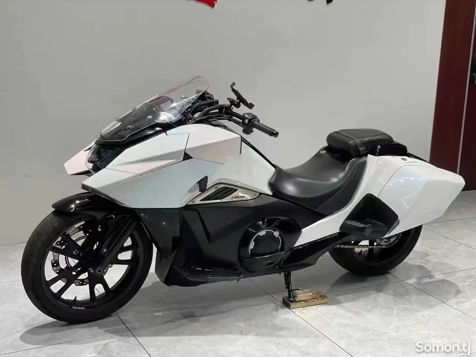 Мотоцикл Honda Concept Batman Chariot NM4-02 750сс на заказ-3