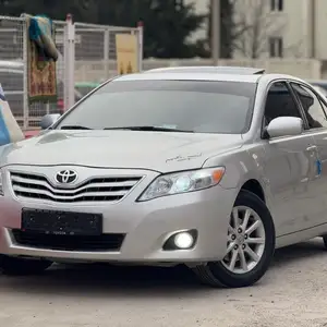 Toyota Camry, 2010