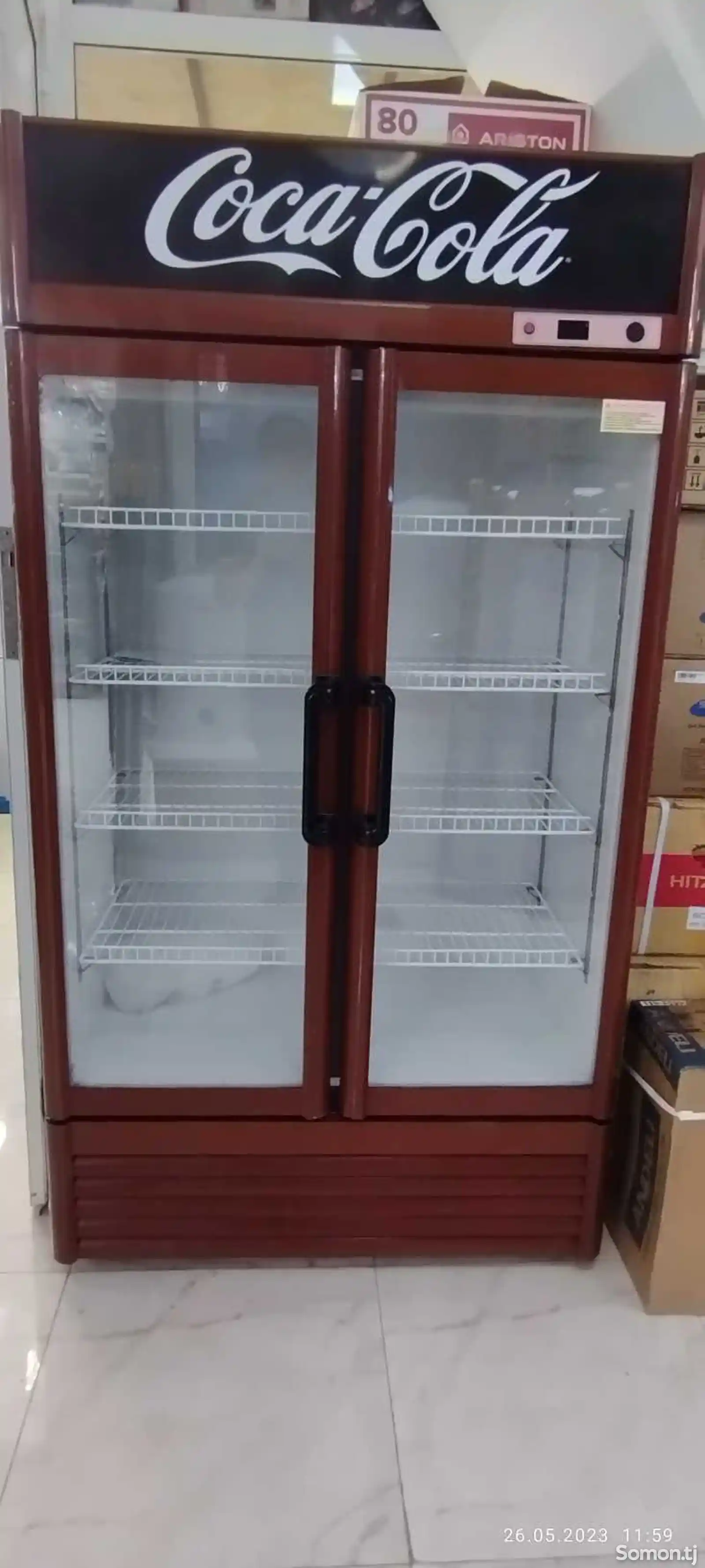 Витринный холодильник с двумя дверями-1