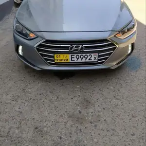 Hyundai Elantra, 2017