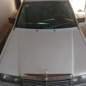 Mercedes-Benz W124, 1992