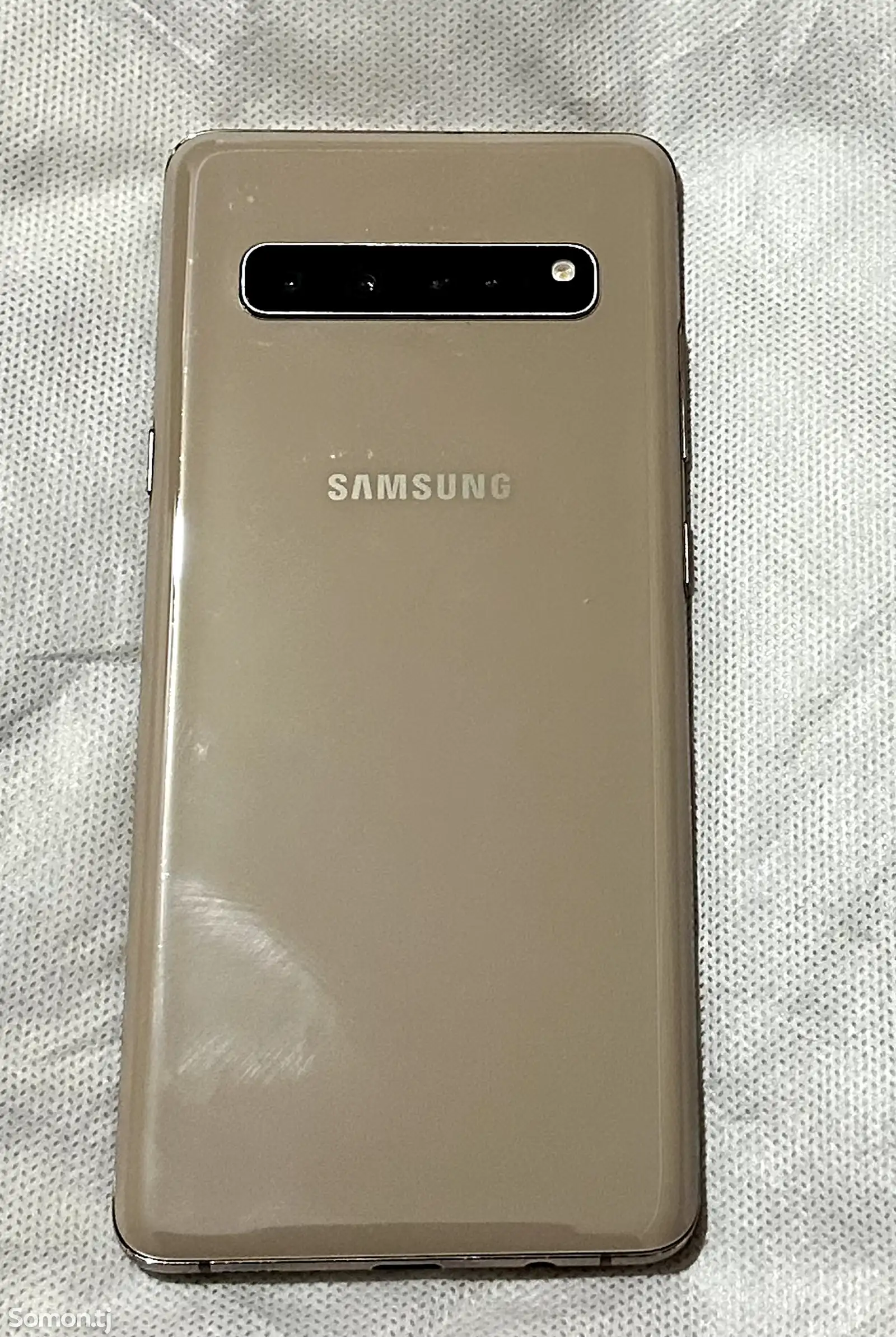 Samsung Galaxy S10+ 256гб-1