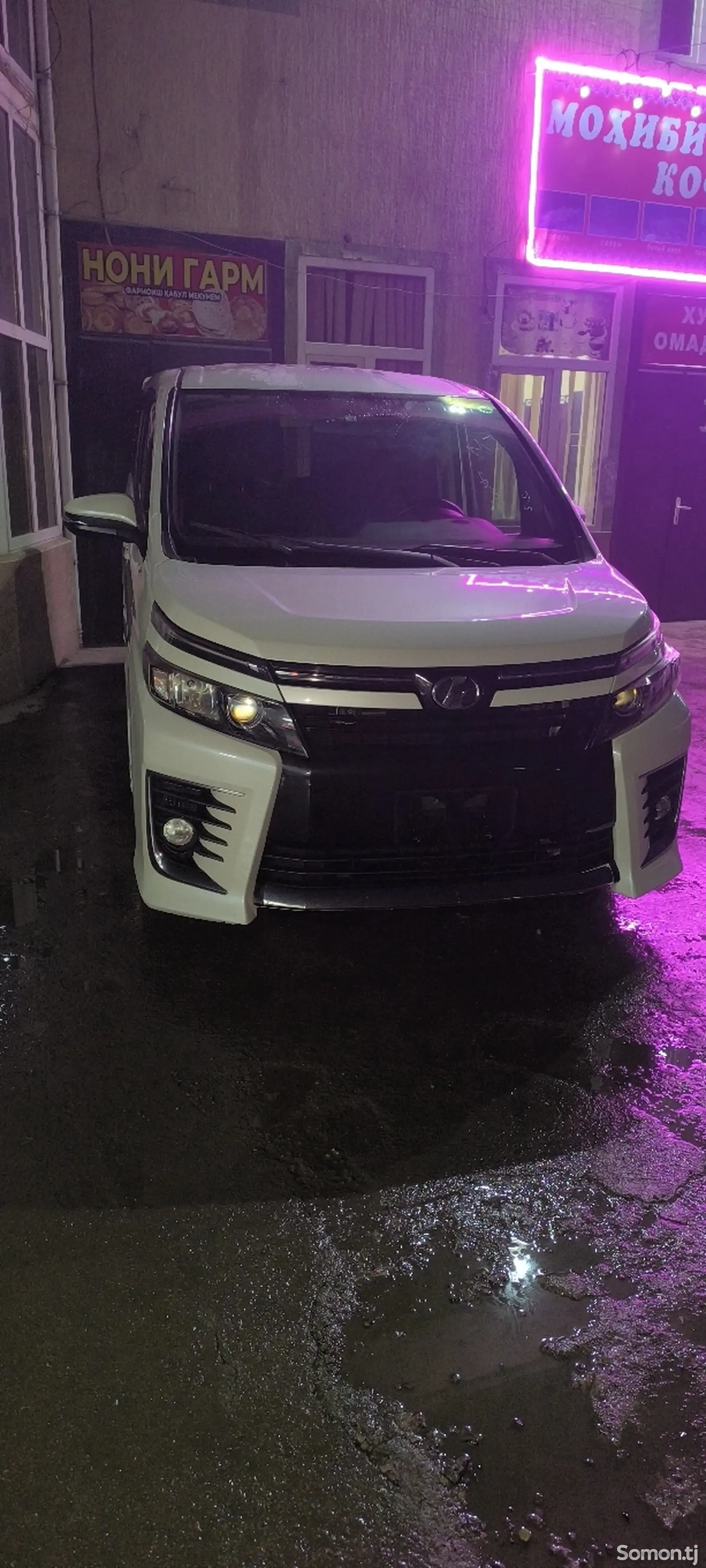 Toyota Voxy, 2015-1