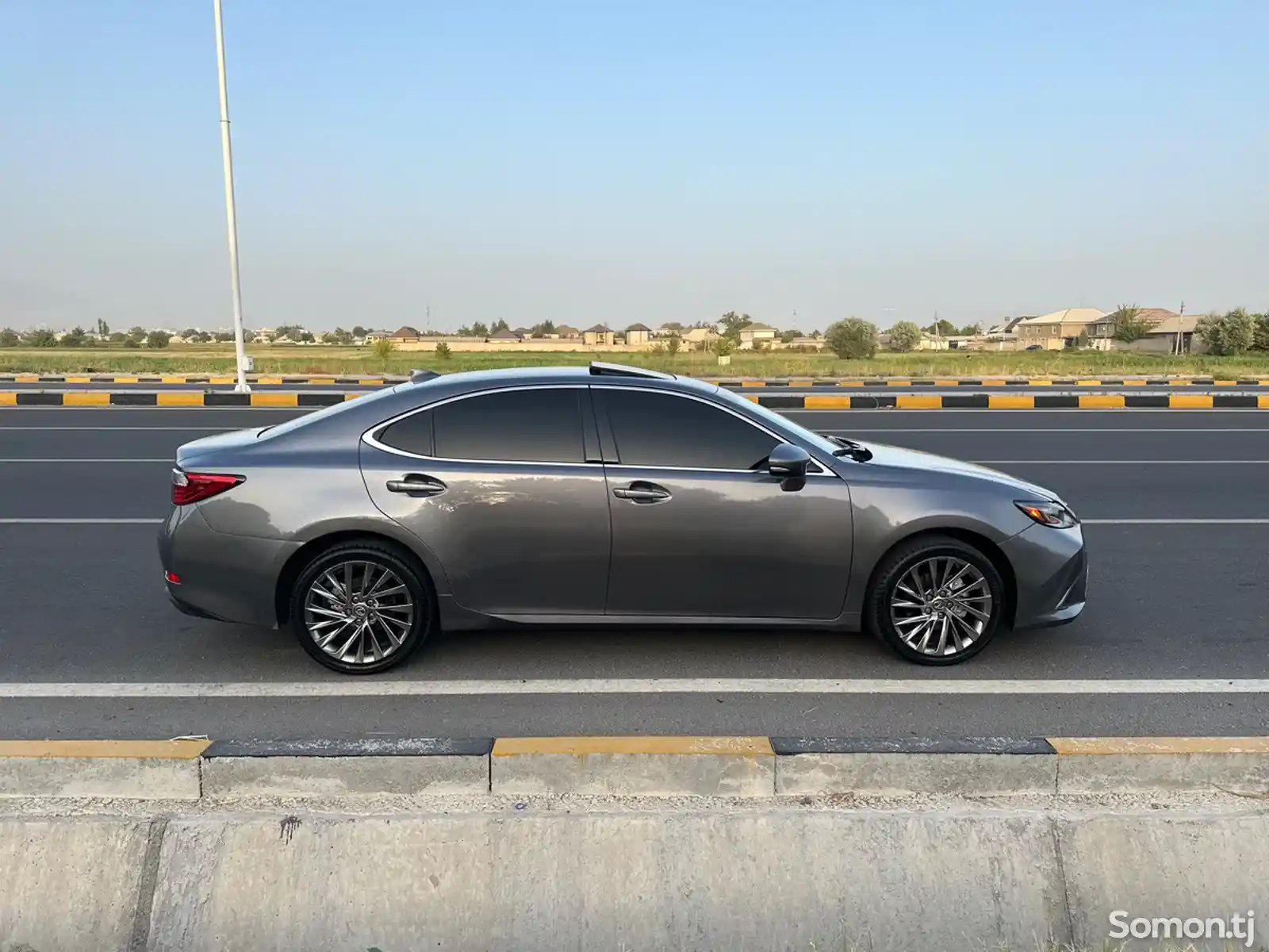 Lexus ES series, 2015-9