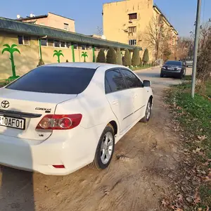 Toyota Corolla, 2011