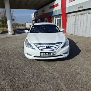 Hyundai Sonata, 2010