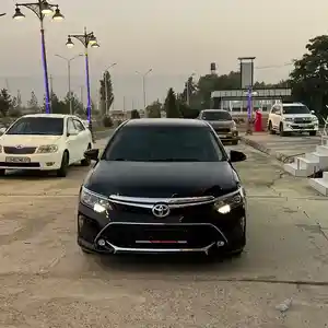 Toyota Camry, 2016