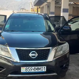 Nissan Pathfinder, 2015