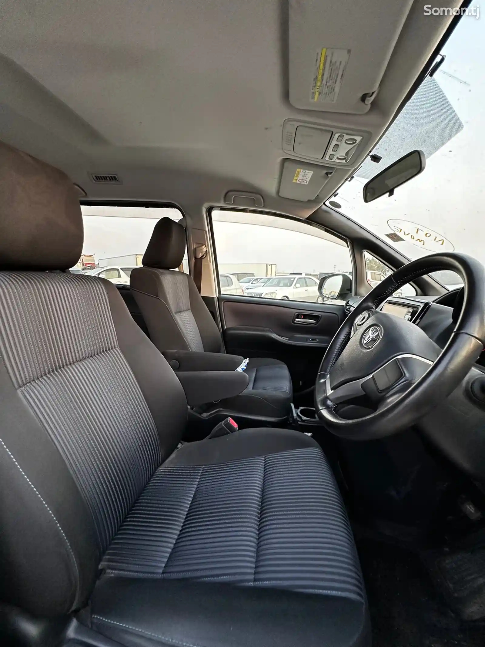 Toyota Voxy, 2014 на заказ-8