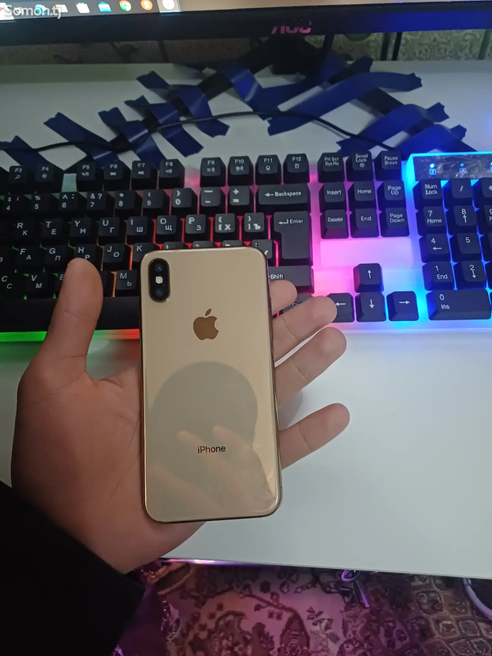 Apple iPhone Xs, 256 gb, Gold на запчасти-1