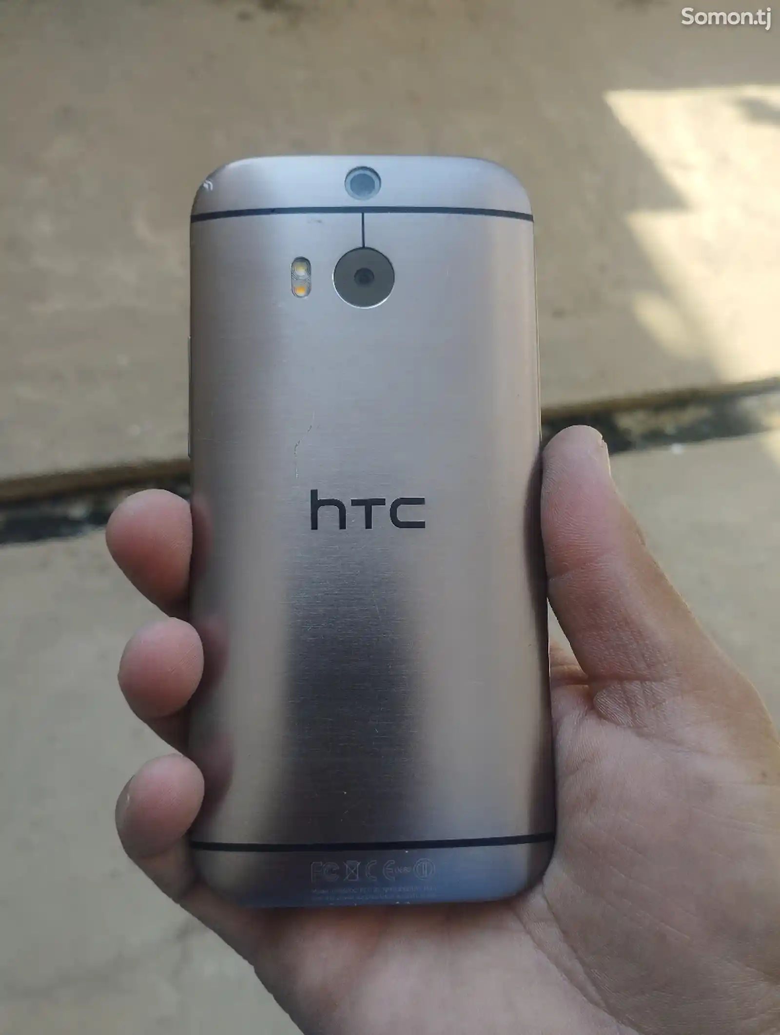 Телефон HTC-4