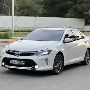Toyota Camry, 2016