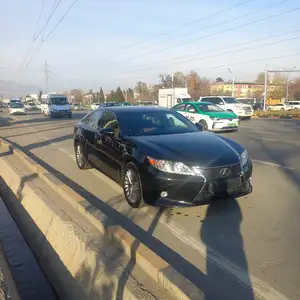 Lexus ES series, 2013