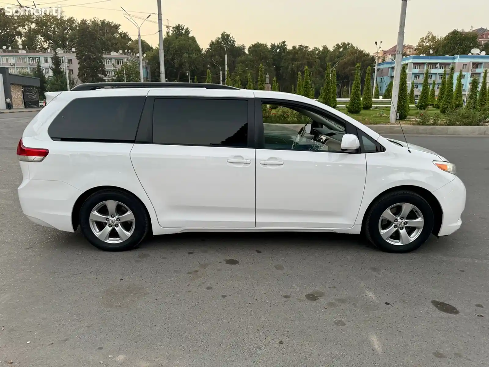 Toyota Sienna, 2011-3