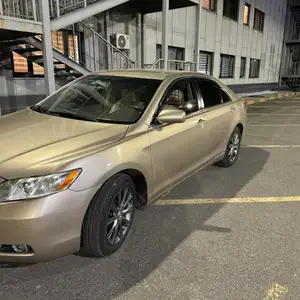 Toyota Camry, 2010