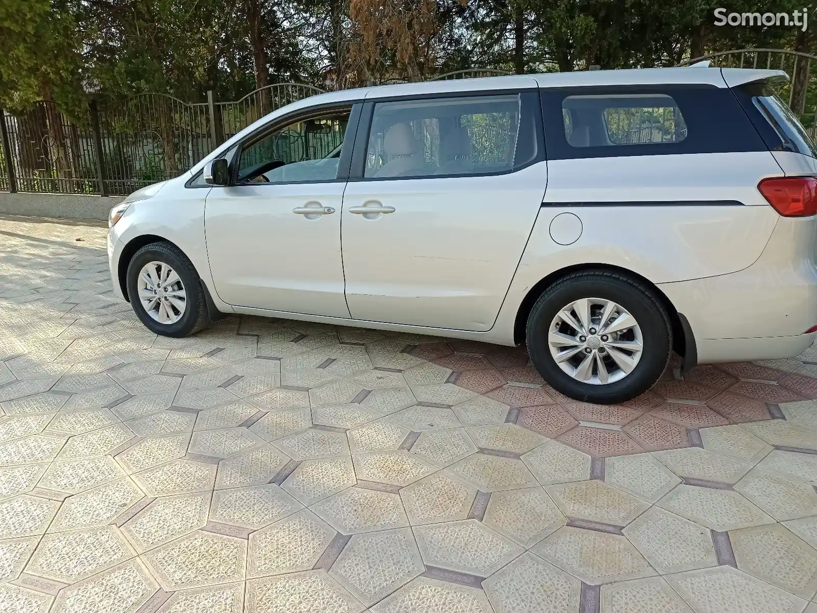 Kia Sedona, 2015-4