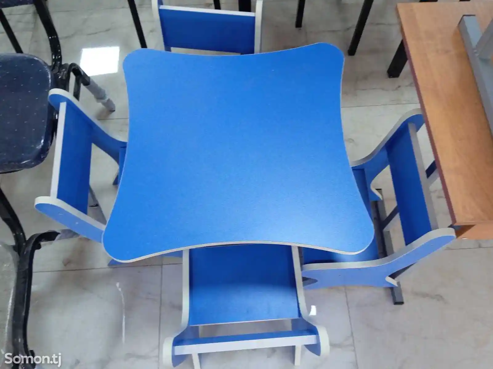 Столу со стульями-1