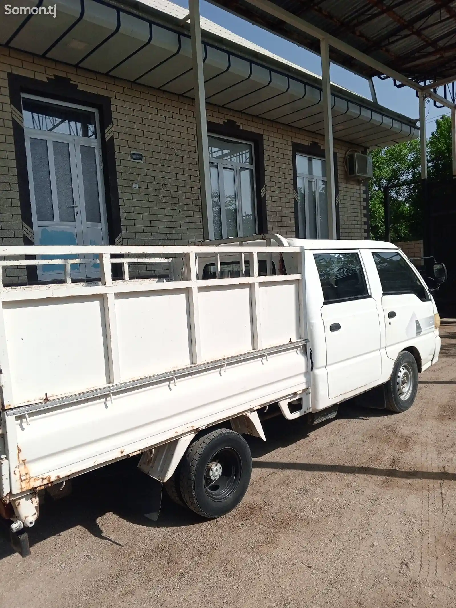 Бортовой автомобиль Hyundai Porter, 2011-1