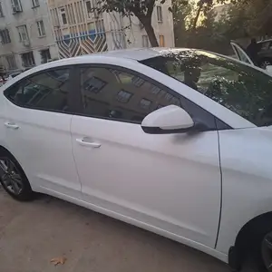 Hyundai Elantra, 2017