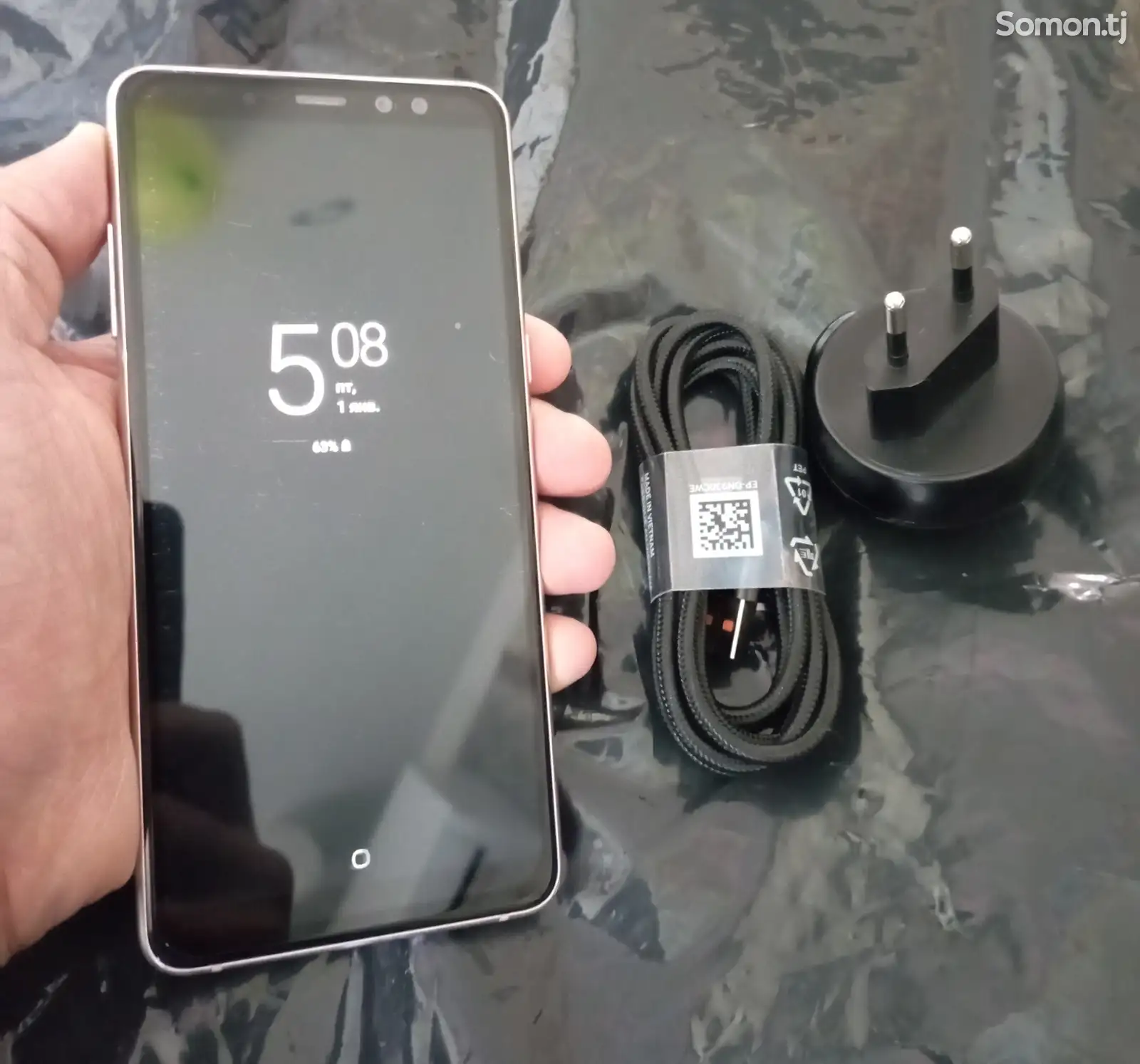 Samsung galaxy A8 plus-1