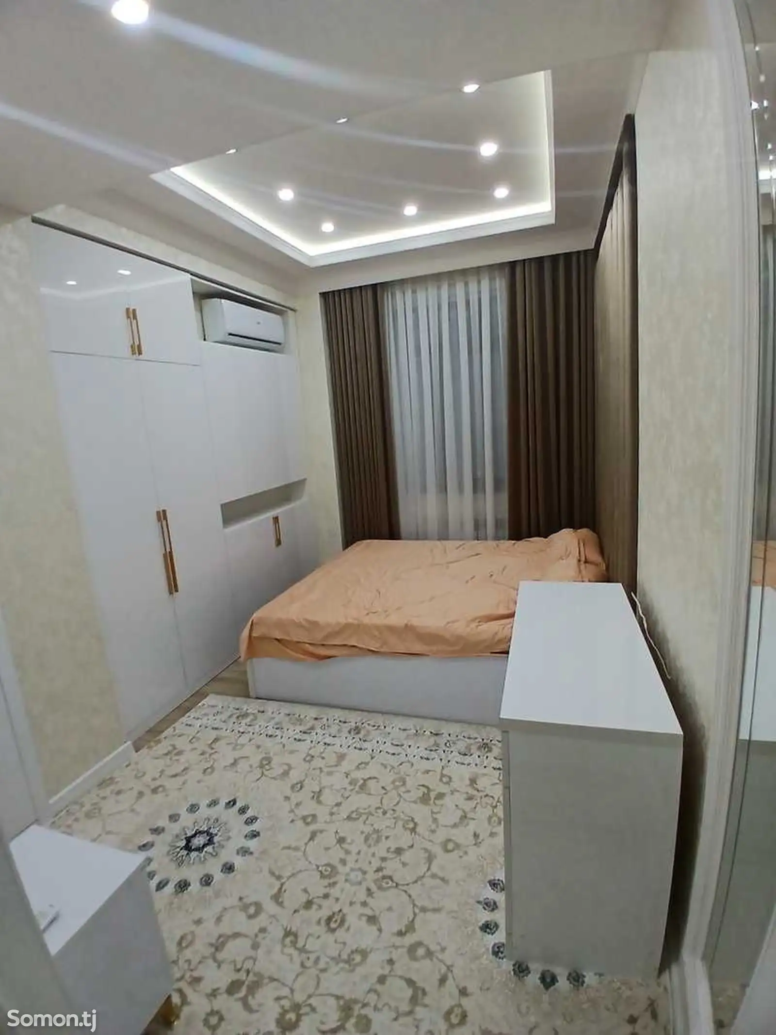 2-комн. квартира, 13 этаж, 70м², Цирк-1